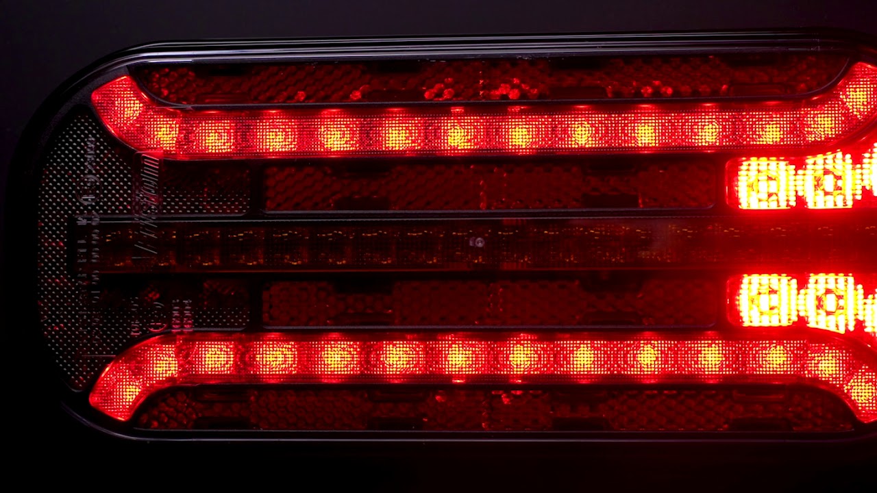 Комплект LED Светодиодни Стопове с Динамичен Мигач, С Кабел,  Ляв и Десен, 7 Функции, Е-Мark, 12V-24V